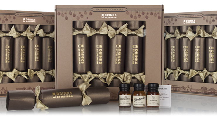 Four sets of crackers are available - choose from Whisky, Gin or Spirits & Liqueurs